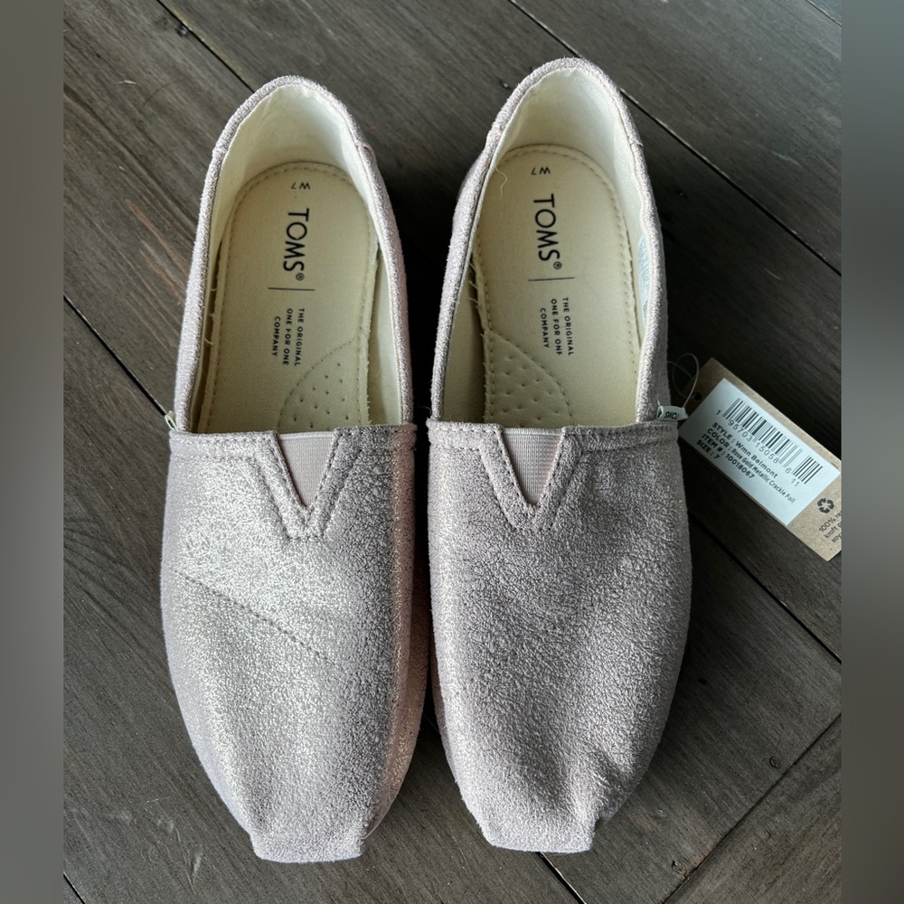 NWT Tom’s Rose Gold